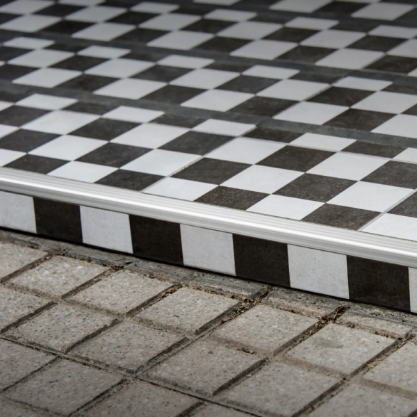 ATRIM PROTECTOR DE ESCALON ALUMINIO 10.5*20*2500mm